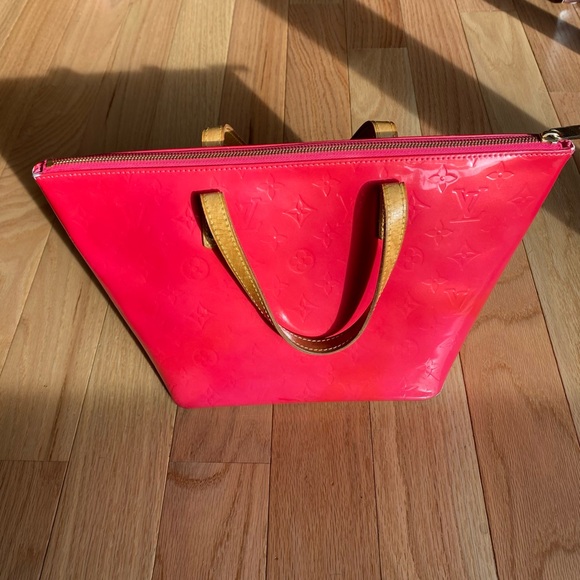 Louis Vuitton Vernis Bellevue Bag - Picture 3 of 13